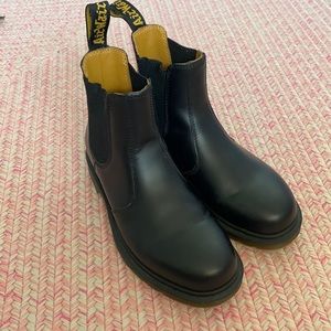 Dr. Martens 2976 Chelsea Boot